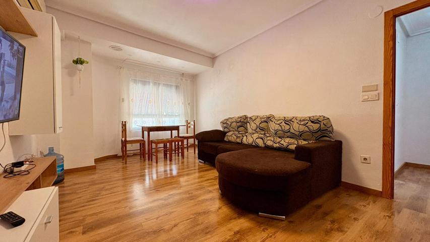 Acogedor Piso en Carrús Este, Elche: Ideal para Entrar a Vivir photo 0