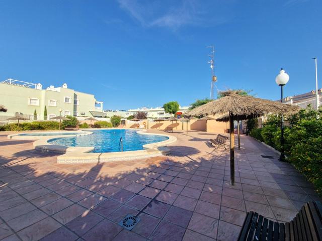 VENTA CHALET ESQUINA, 200M TERRAZA, PISCINA COMUNITARIA, REFORMADO, ZONA GRAN ALACANT CENTRO COMERCIAL photo 0