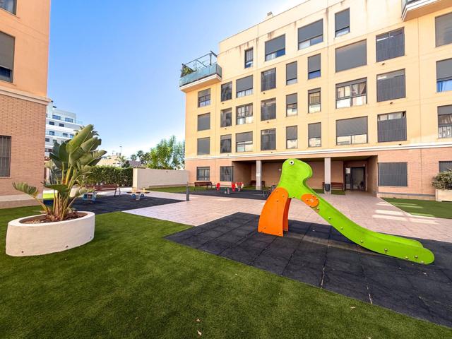 VENTA PISO EN URBANIZACIÓN PRIVADA, GARAJE, TRASTERO, ZONA TRAVALÓN photo 0