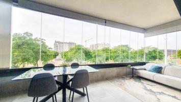 VENTA EXCLUSIVO PISO ESQUINA, GARAJE, TRASTERO, PISCINA INFINITY, GIMNASIO, 2 TERRAZAS, ZONA TRAVALÓN photo 0