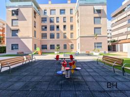 VENTA PISO EN URBANIZACIÓN PRIVADA, GARAJE, TRASTERO, ZONA TRAVALÓN photo 0