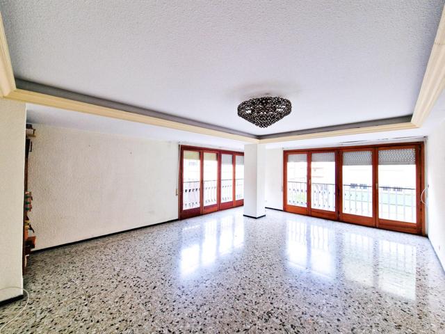 EL PISO ESQUINA QUE BUSCABAS !! DE 156M, 4 DORM, 2 ASEOS, 2 AMPLIOS BALCONES, CORAZÓN DE JESÚS photo 0