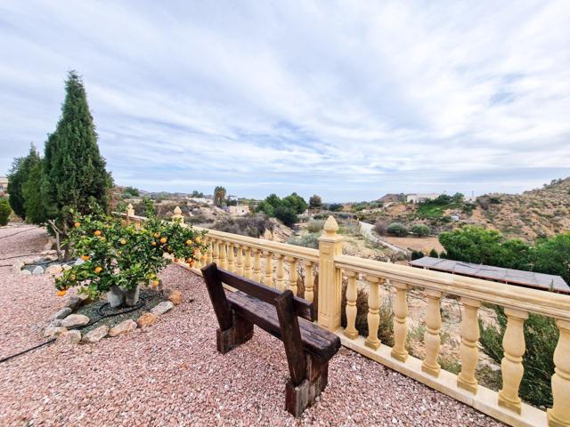 CHALET REFORMADO, 2 CASAS DE INVITADOS, PISCINA CLIMATIZADA, JARDINES Y VISTAS DESPEJADAS, ZONA MARXANT CREVILLENTE photo 0