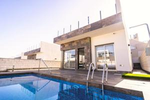 Villas independientes con sótano y piscina privada photo 0