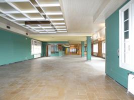 VALL-LLOBREGA: Local comercial de 585 m2. mas vivienda de 160 m2. + almacén de 585 m2 photo 0