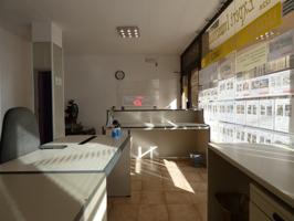 CALONGE: SE VENDE GRAN LOCAL COMERCIAL de 170 m2y 8 metros lineales de escaparates photo 0