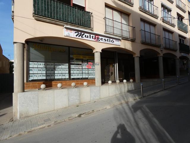 CALONGE: SE VENDE GRAN LOCAL COMERCIAL de 170 m2y 8 metros lineales de escaparates photo 0