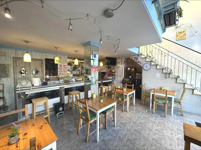 PALAMÓS: SE VENDE LOCAL con negocio de BAR - CAFETERÍA ya montado y listo para abrir!! photo 0