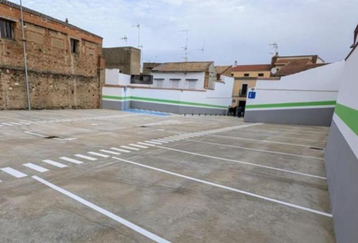 PALAMÓS: ALQUILER POR DÍA DE PLAZA DE PARQUING CÉNTRICA, EN RECINTO AL DESCUBIERTO. photo 0