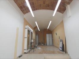 PALAMÓS: local comercial de 60 m2.apróx. en perfecto estado, con escaparate. Ideal exposición, etc.. photo 0