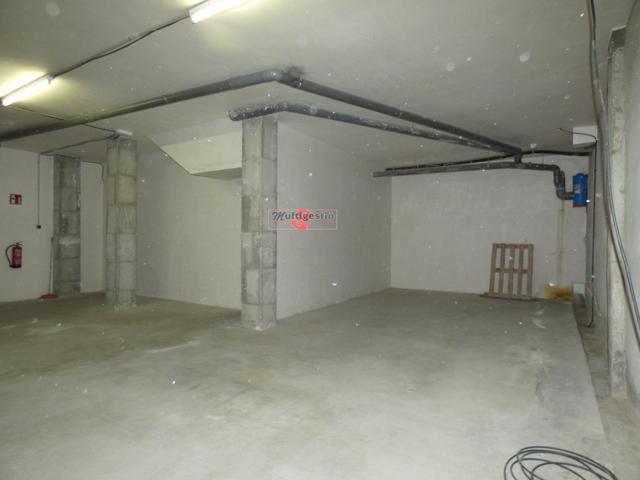 CALONGE: SE VENDE LOCAL CÉNTRICO de 130 m2, en 1ª línea comercial,  5 metros de escaparates photo 0