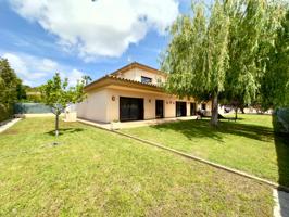SANT ANTONI DE CALONGE: MAGNÍFICA CASA UNIFAMILIAR SOBRE PARCELA DE 1086 M2, CON GARAJE Y JARDÍN. photo 0