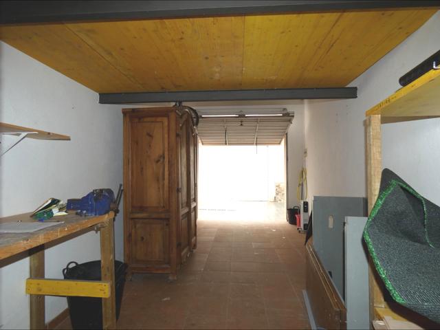 PALAMÓS: Zona Sant Joan, se vende garage cerrado de 25 m2. aprox. con aseo photo 0