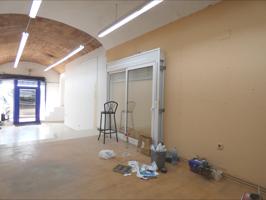 PALAMÓS: local comercial de 60 m2.apróx. en perfecto estado, con escaparate. Ideal exposición, etc.. photo 0