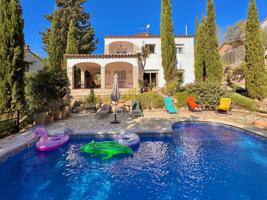 CALONGE: CHALET A 4 VIENTOS CON GARAJE, PISCINA PRIVADA Y JARDÍN photo 0
