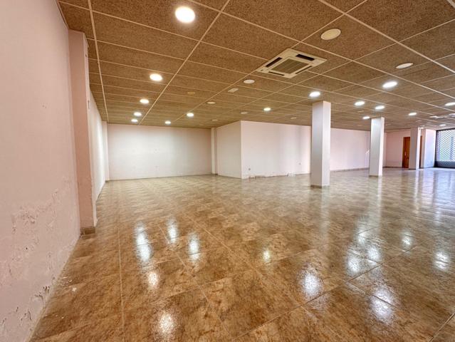 PALAMÓS: LOCAL COMERCIAL DE 304 M2 APROX, CÉNTRICO Y CON GARAJE CERRADO. Y TODOS LOS SERVICIOS A UN PASO. photo 0