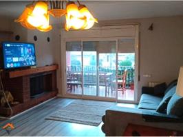 Fantástica casa con enorme garaje en Castellar del Vallès – Lista para entrar a vivir!!! photo 0