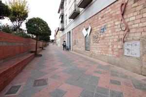 Local calle principal de Armilla,buena fachada y altura. photo 0