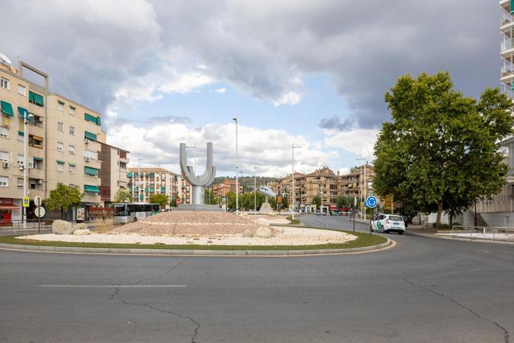 Magnifica vivienda junto al Camino de Ronda y Frente al Parque de las Ciencias, para reformar a su gusto. photo 0