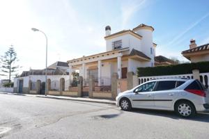 Villa En alquiler en Chipiona photo 0
