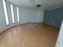 Local En venta en Ponferrada photo 0