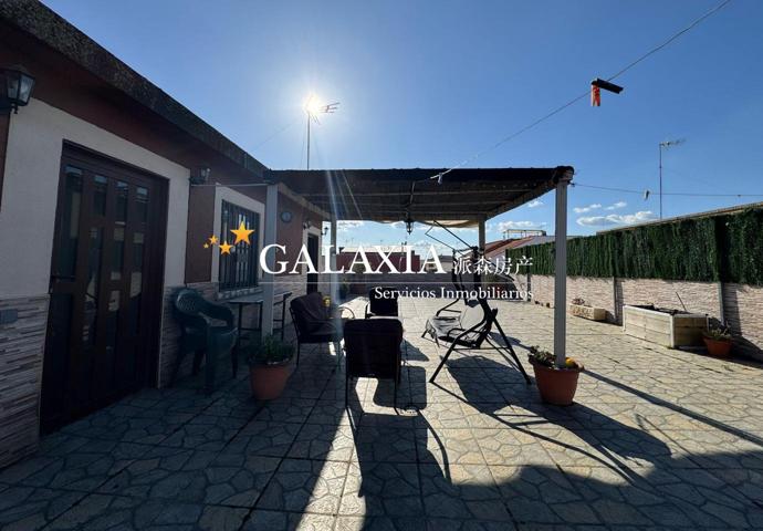 Casa - Chalet en venta en Parla de 313 m2 photo 0