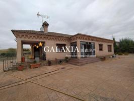 Casa - Chalet en venta en Yeles de 246 m2 photo 0