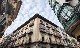 Se Alquila amplia Vivienda por temporadas de 4 Habitaciones y 3 baños en Zona Casco Viejo photo 0