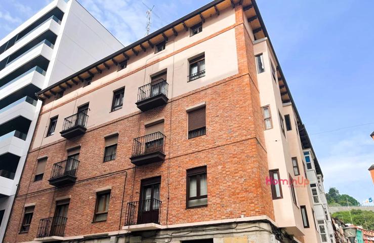 Se Vende Amplia Vivienda de 3 Dormitorios y 2 Baños en Zona La Peña photo 0