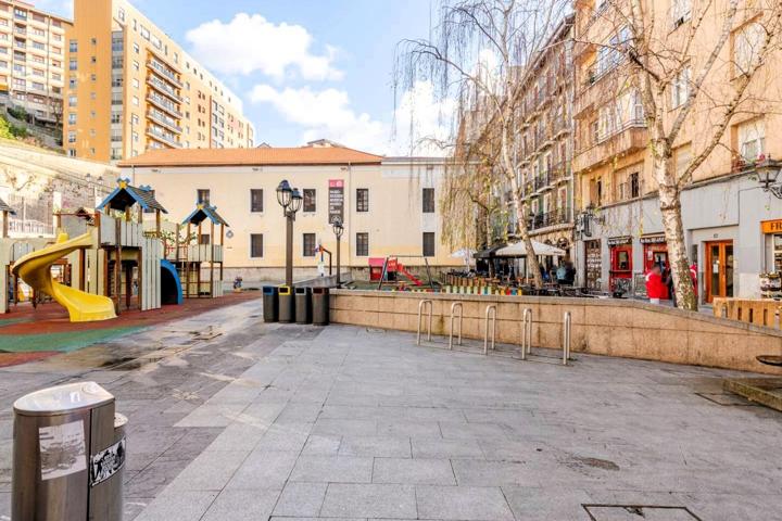 Se Alquila bonita vivienda de 3 dormitorios en Zona Casco Viejo photo 0