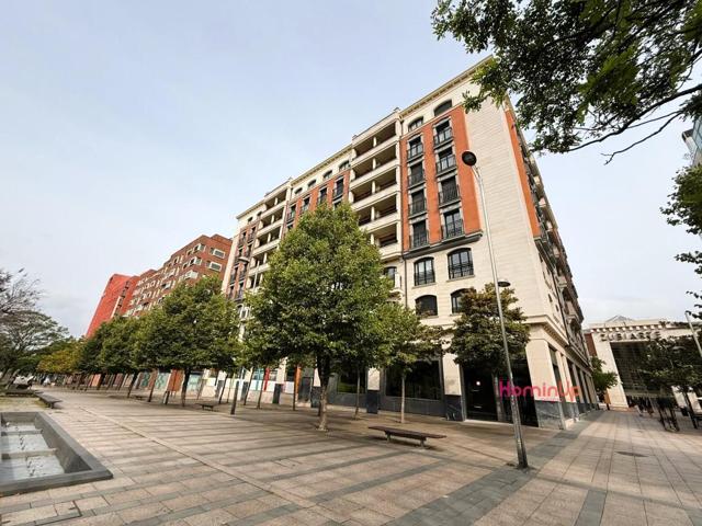 Se alquila Exclusiva Vivienda de 2 dormitorios y Garaje de acceso directo en Zona Abandoibarra photo 0