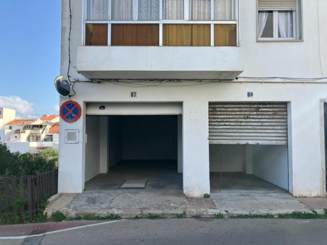 ESPACIOSO Y CENTRICO GARAJE CON SOTANO photo 0