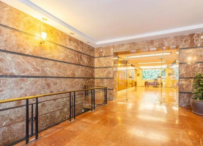 PRÓXIMAMENTE REFORMADO | EN EXCLUSIVA ESTA ELEGANTE VIVIENDA AMUEBLADA EN EL CORAZÓN DEL BARRIO DE SALAMANCA - RECOLETOS photo 0
