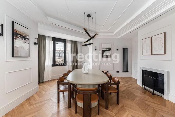 MAGNÍFICO PISO TOTALMENTE REFORMADO Y AMUEBLADO CON DOS TRASTEROS EN EL BARRIO DE CASTELLANA photo 0