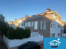 Casa en venta en Sant Quirze del Vallès photo 0