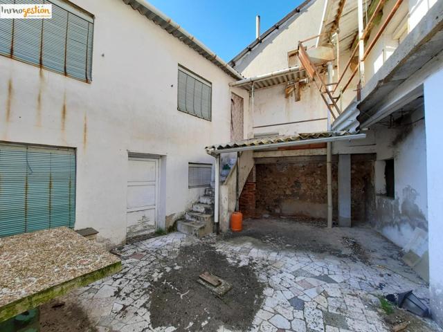 CASA CON PATIO EN EL CENTRO DE TUDELA DE DUERO photo 0