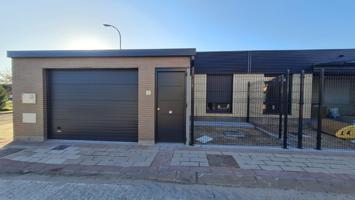 ADOSADO EN UNA SOLA PLANTA EN VENTA, Tudela de Duero photo 0