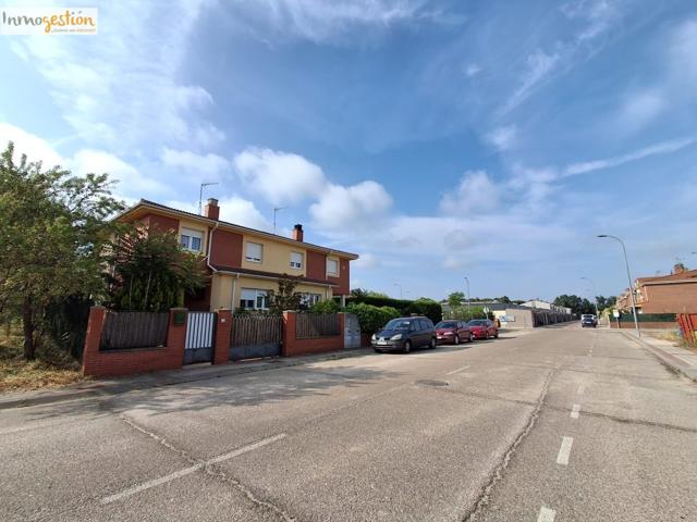 EN VENTA EN CHALET PAREADO EN TUDELA DE DUERO (VALLADOLID) photo 0