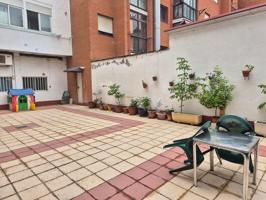 PISO CON PATIO EN VENTA EN VALLADOLID, Calle Villabáñez photo 0