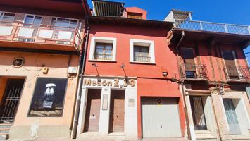 CONJUNTO INMOBILIARIO EN VENTA: DOS VIVIENDAS, GARAJE, LOCAL COMERCIAL Y BODEGA EN TUDELA DE DUERO photo 0