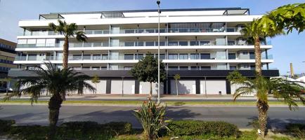 Local En venta en Motril photo 0