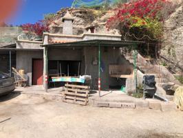 Finca Rústica con Cuevas habitables en altos de Fasnia. photo 0
