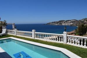 Casa - Chalet en venta en ALMUÑECAR de 260 m2 photo 0