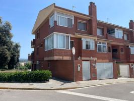 Unifamiliar Pareada En venta en Cl Osona, Lliçà De Vall photo 0