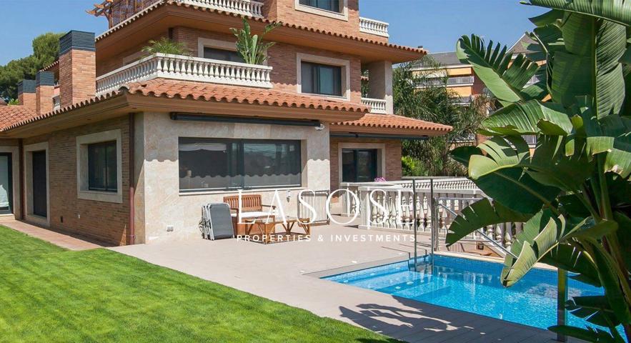 Espectacular casa en venta en zona privilegiada de Castelldefels. photo 0