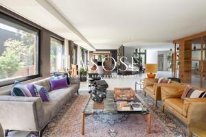 Espectacular vivienda de lujo con diseño funcional y acabados de alta gama photo 0