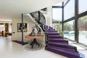 Espectacular vivienda de lujo con diseño funcional y acabados de alta gama photo 0