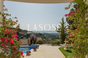 Exclusiva vivienda con Piscina y Vistas al Mar en Arenys de Munt. photo 0