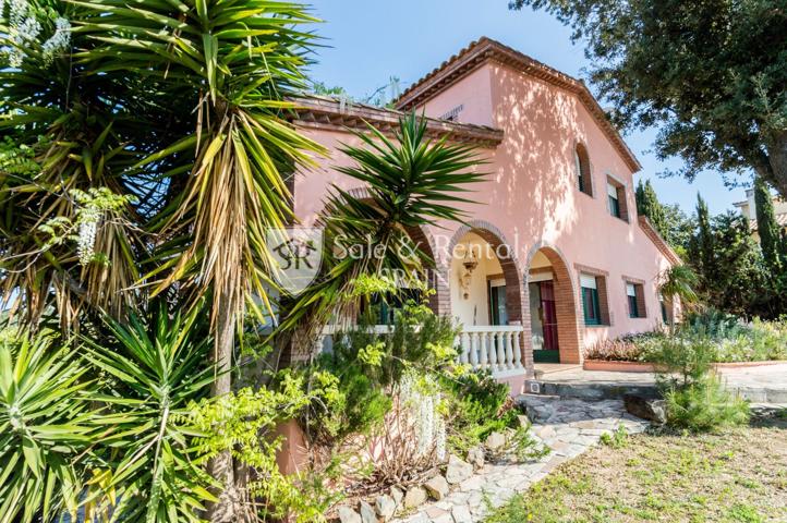 Villa En venta en Santa Susanna photo 0