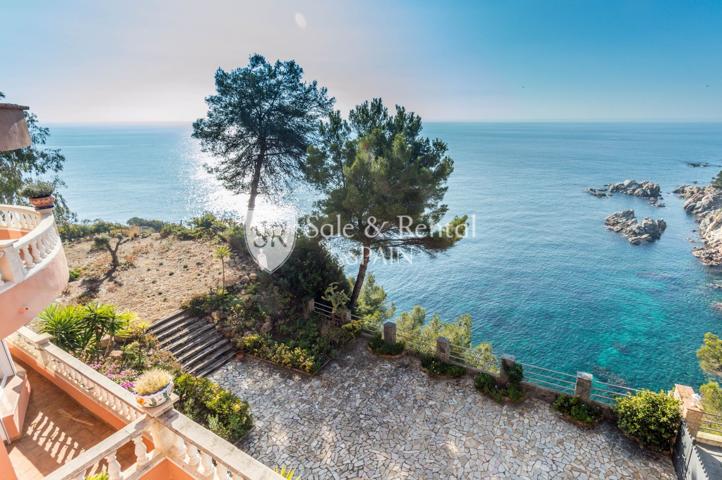 Villa En venta en Lloret de Mar photo 0